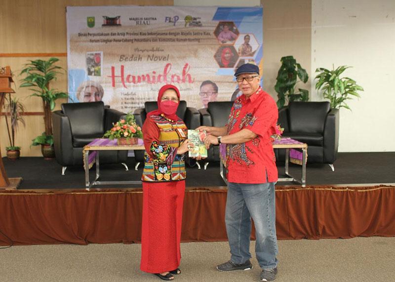 Buku Novel Hamidah Karya Rida K Liamsi Dibedah